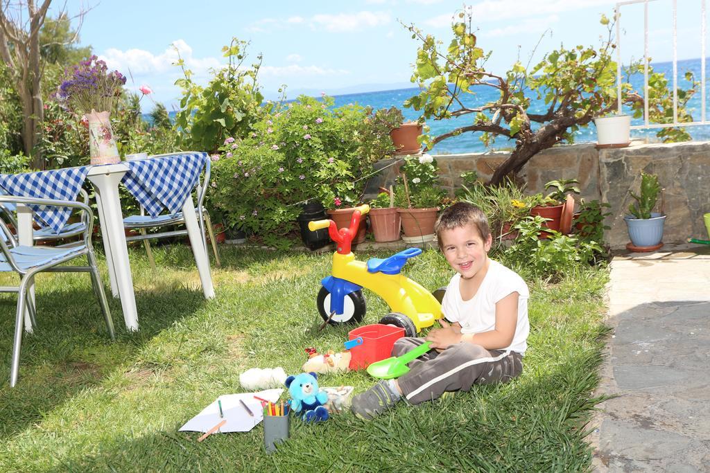 Akrogiali Hotel Plomari Exteriér fotografie